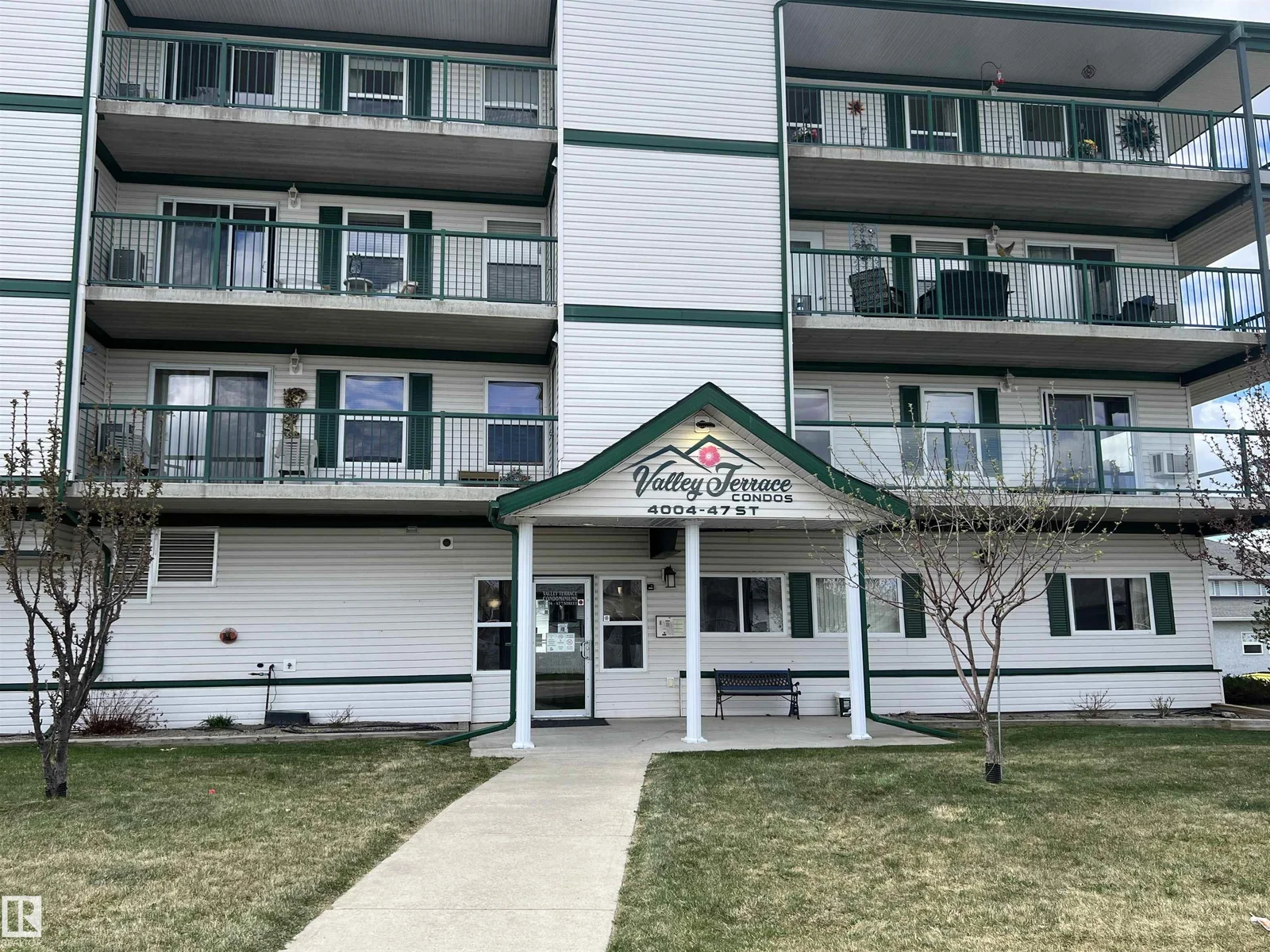 #303 4004 47 ST, Drayton Valley - 2 bedroom Apartment for sale
