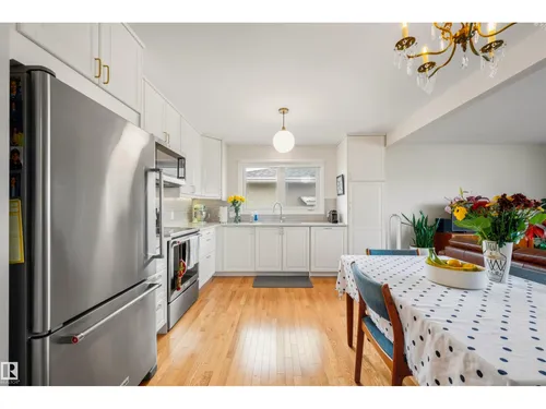 7811 148 AV NW, Edmonton - $439,900