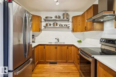 Interior photo 4 of 7531 137A AV NW