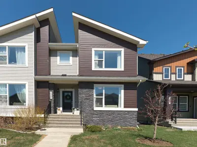 Interior photo 1 of 3608 8 AV SW