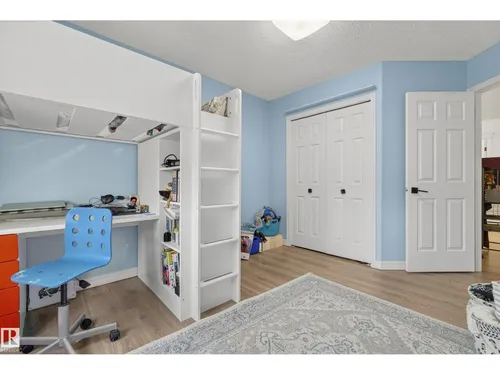 37 LEONARD DR, St. Albert - $750,000