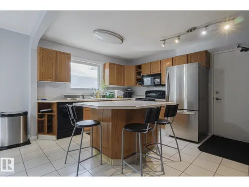 10439 16 AV NW, Edmonton - $469,900