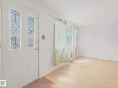 Interior photo 3 of 34 CAMELOT AV