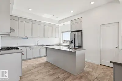Interior photo 2 of #502 1316 WINDERMERE WY SW