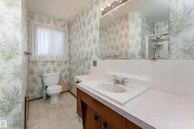 Interior photo 4 of 3711 118 ST NW