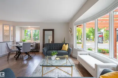 Interior photo 2 of 14604 92A AV NW