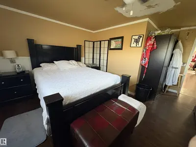 Interior photo 3 of 115 2nd ST E