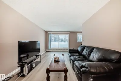 Interior photo 3 of #121 15105 121 ST NW