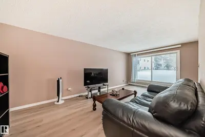 Interior photo 2 of #121 15105 121 ST NW