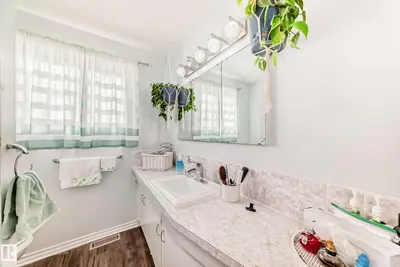 Interior photo 4 of 3611 108 ST NW