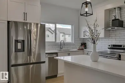 Interior photo 4 of 10213 92A AV NW