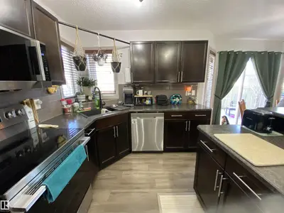 Interior photo 3 of 1151 37 AV NW NW