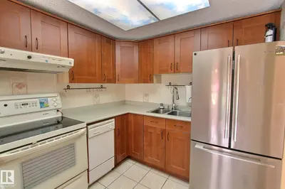 Interior photo 4 of 230 CHATEAU PL NW