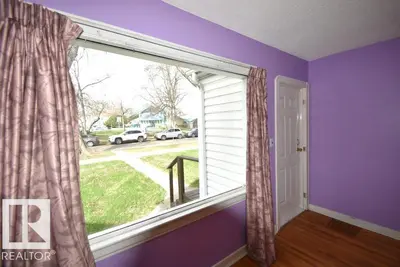 Interior photo 2 of 