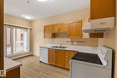 Interior photo 4 of #206 10809 SASKATCHEWAN DRIVE NW NW