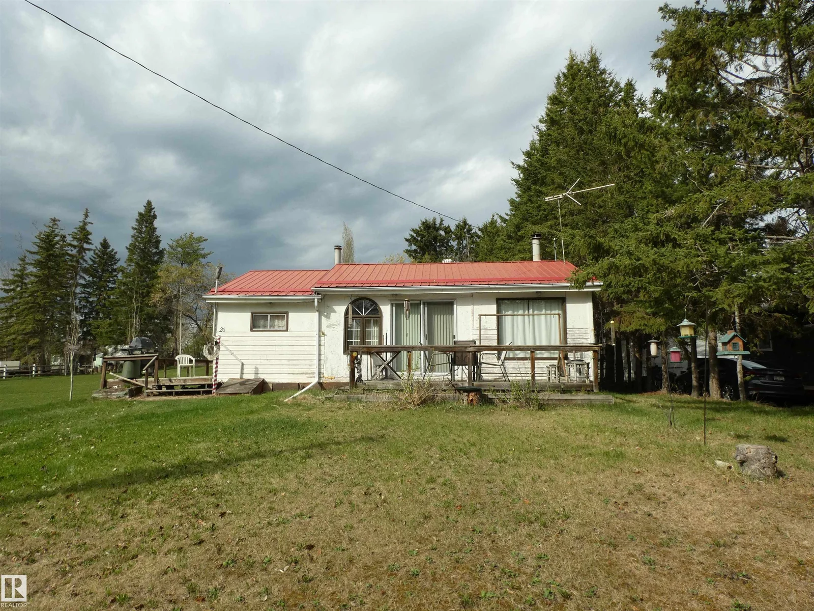 706 Meadow AV, Rural Barrhead County - 3 bedroom Cottage for sale