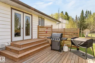 Interior photo 2 of 4911 46 ST