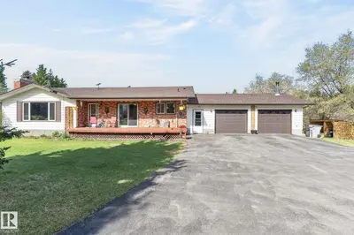 Interior photo 1 of 4911 46 ST