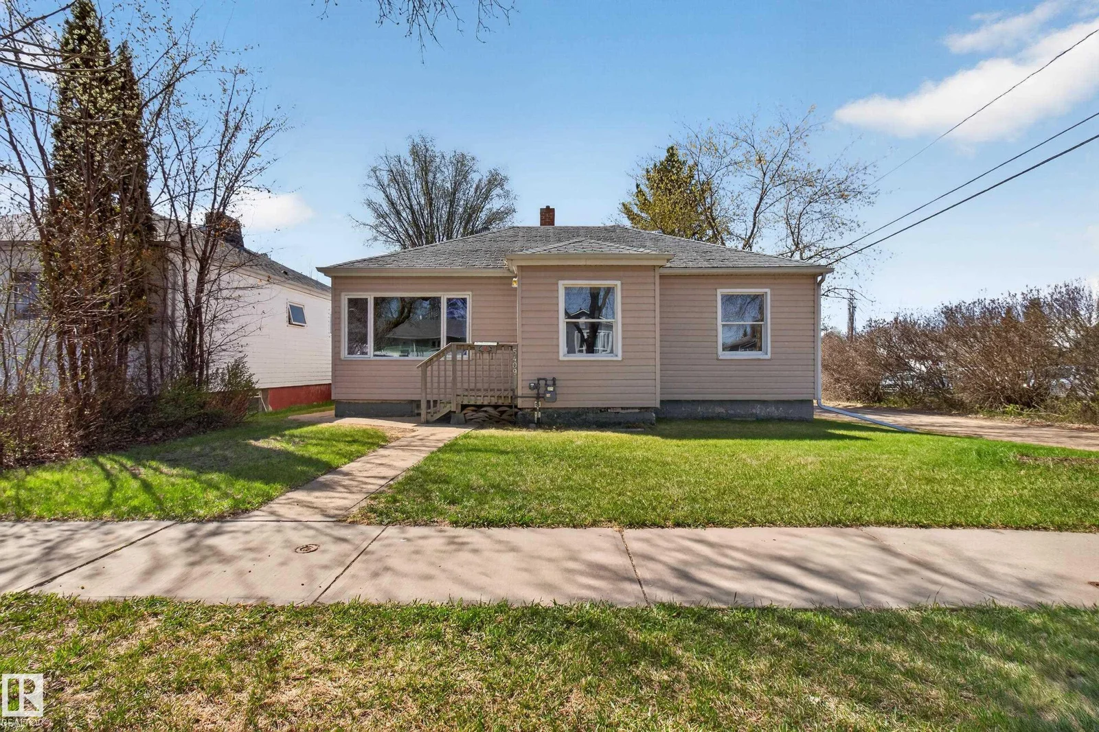 5409 49 Ave, Camrose - 3 bedroom Detached Single Family for sale