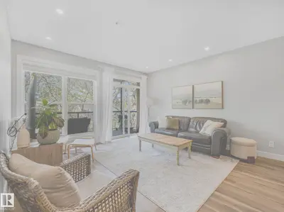 Interior photo 4 of #302 11025 83 AV NW