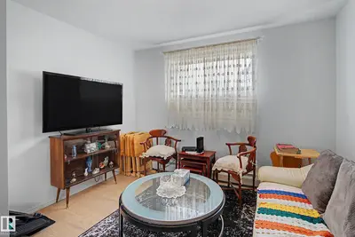 Interior photo 3 of #119 40 SUMMERWOOD BV