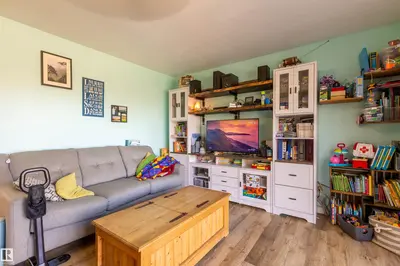 Interior photo 4 of 58309 RGE ROAD 244