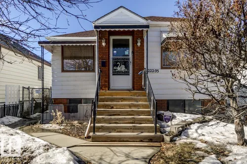 11222 95 ST NW, Edmonton - $267,900