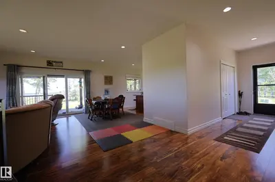 Interior photo 4 of 240002 TWP RD 674