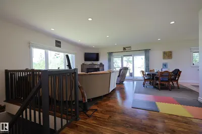 Interior photo 3 of 240002 TWP RD 674