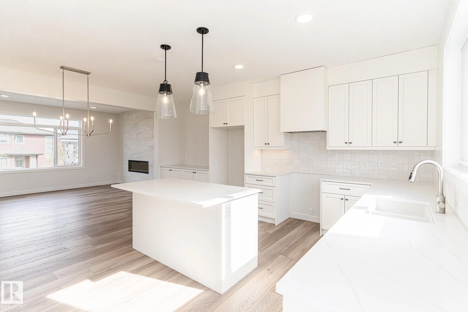 7135 MAY CR NW, Edmonton - 3 bedroom Residential Attached for sale