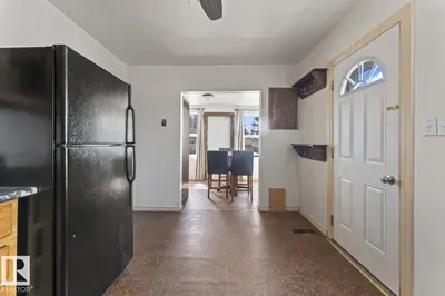 Interior photo 3 of 818 11 AV