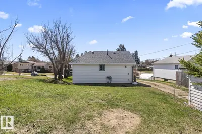 Interior photo 1 of 818 11 AV