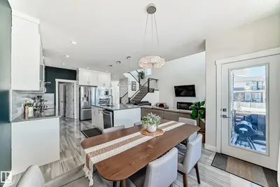 Interior photo 4 of 3716 46 AV