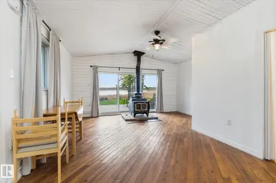 Interior photo 2 of 299 Lakeshore Drive