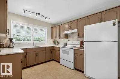 Interior photo 2 of 45 IVY CR