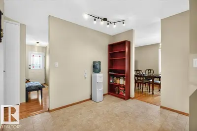 Interior photo 4 of 45 IVY CR