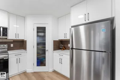 Interior photo 3 of 802 MCLEOD AV