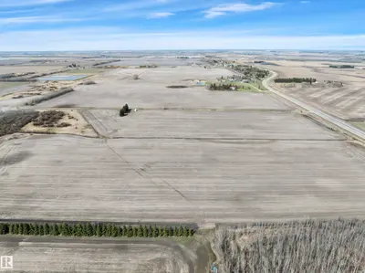 Interior photo 4 of Hwy 44 Twp Rd 541