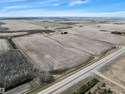 Interior photo 3 of Hwy 44 Twp Rd 541
