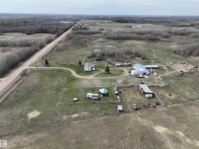 Interior photo 1 of 1308 TWP RD 570