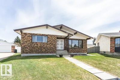 Interior photo 1 of 6719 31A AV NW