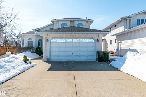 5735 161 AV NW, Edmonton - $575,000