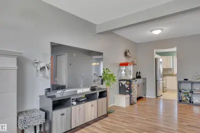 Interior photo 3 of #102 4415 SOUTH PARK DR