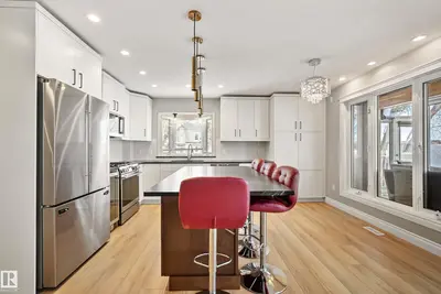 Interior photo 3 of 104 BAYVIEW DR