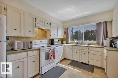 Interior photo 3 of 5411 44 AV