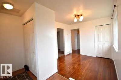 Interior photo 1 of 