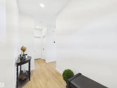 Interior photo 1 of 53 SUMAC CL
