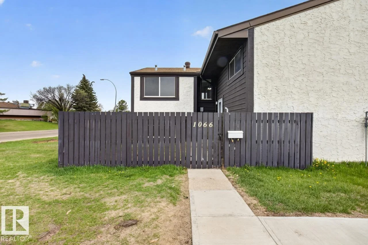 1066 KNOTTWOOD RD E NW, Edmonton - 3 bedroom Townhouse for sale