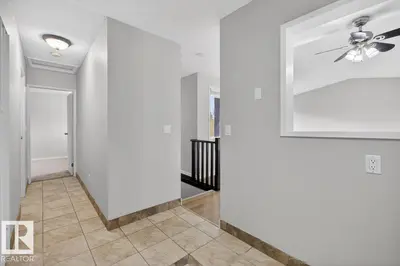 Interior photo 4 of 1066 KNOTTWOOD RD E NW