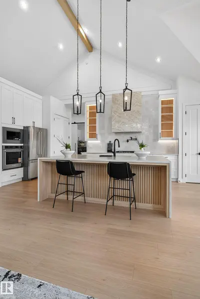 Interior photo 4 of 711 166 AV NE